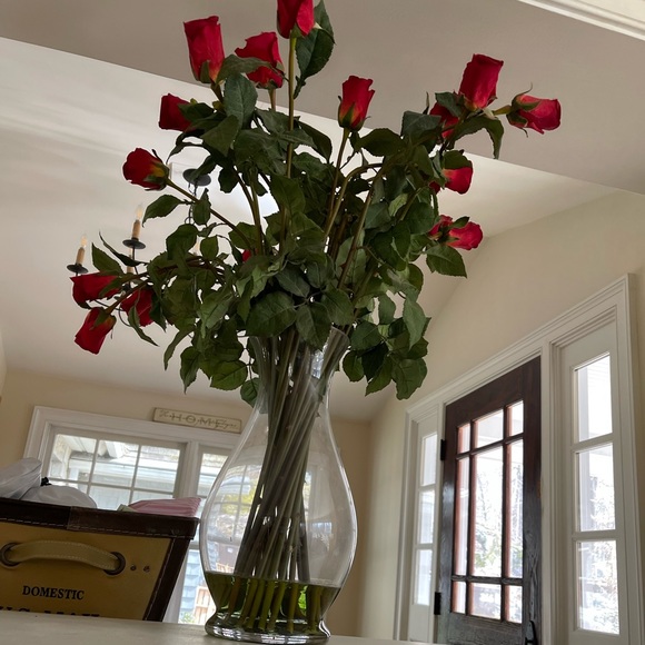 Giant Long Stemmed Red Silk Roses / Glass Vase: High End - Picture 2 of 4